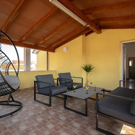 House With Pool Lili, Pet Friendy Vodnjan